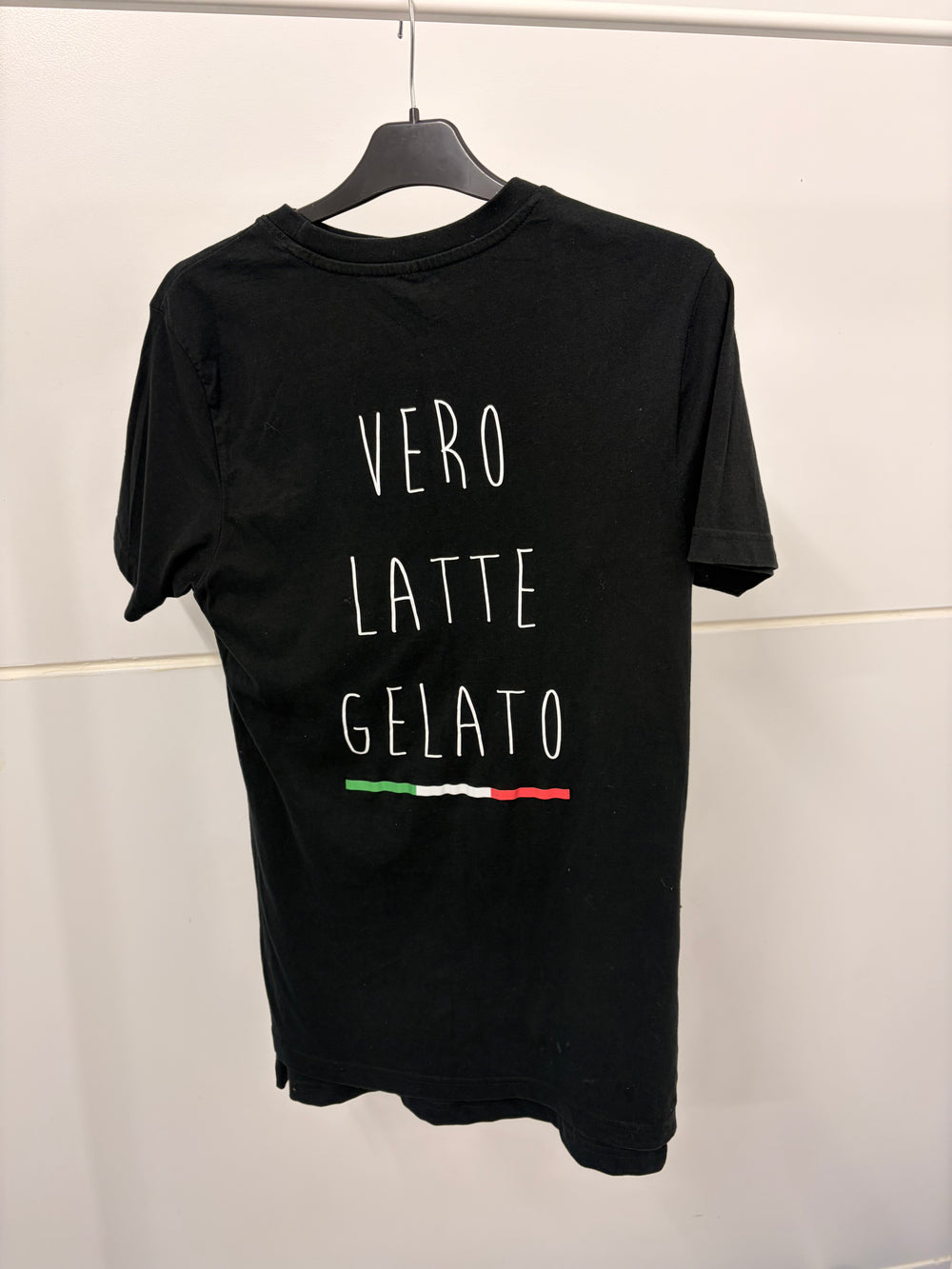 T-shirt with holographic Sticker