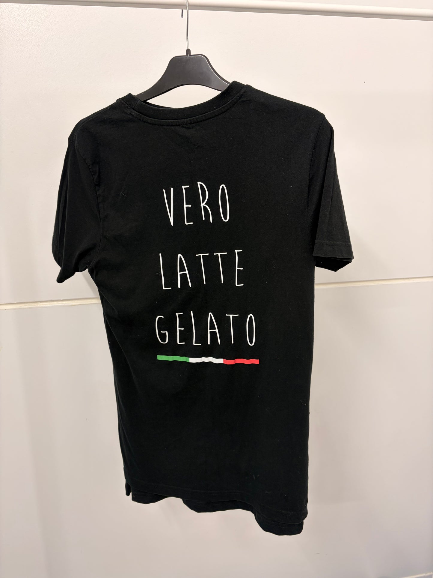 T-shirt with holographic Sticker